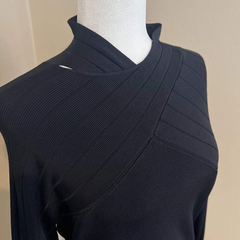 Cyrus Women's Black Longsleeve Knit Top Half Pleated Sweater